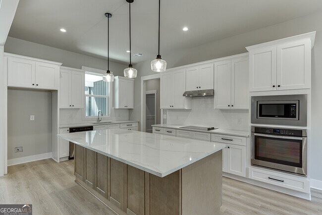 Building Photo - 115 Rains Rd