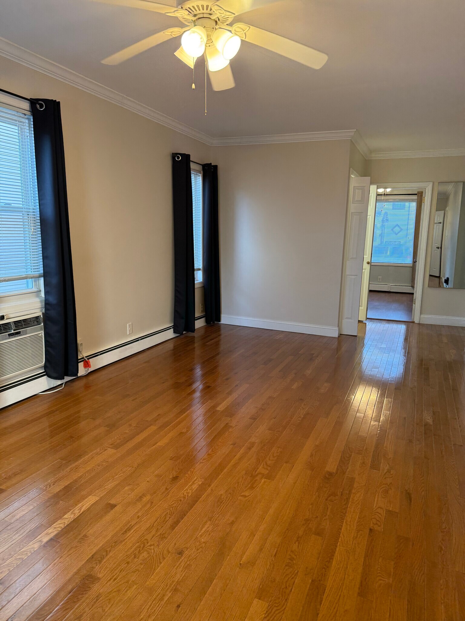 Building Photo - 283 Houston Ave