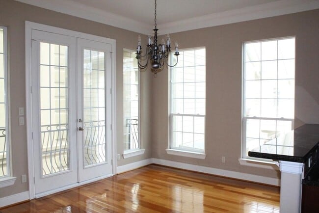 Building Photo - 1324 Birdsall St