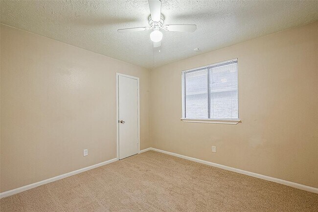 Building Photo - 6115 Fuller St
