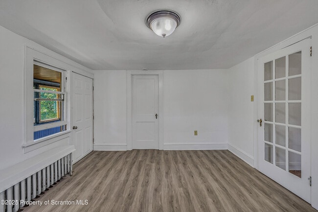Building Photo - 934 Woodlawn St