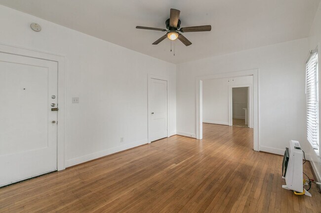 Building Photo - GREAT MONTICELLO 1 Bedroom, 1 Bathroom!!!