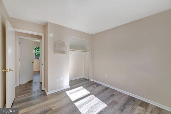 Building Photo - 281 Ternwing Dr