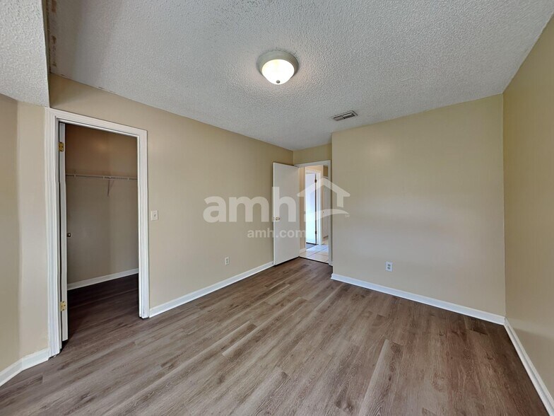 Building Photo - 13631 Capistrano Dr S