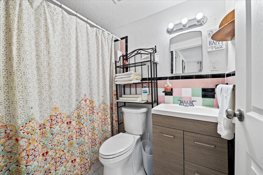 Building Photo - 512 Madison Ave