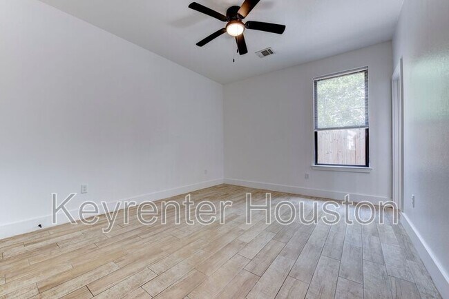 Building Photo - 5121 Southwind St