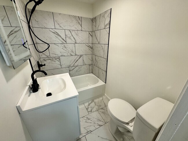 Building Photo - 1419 N Purdum St