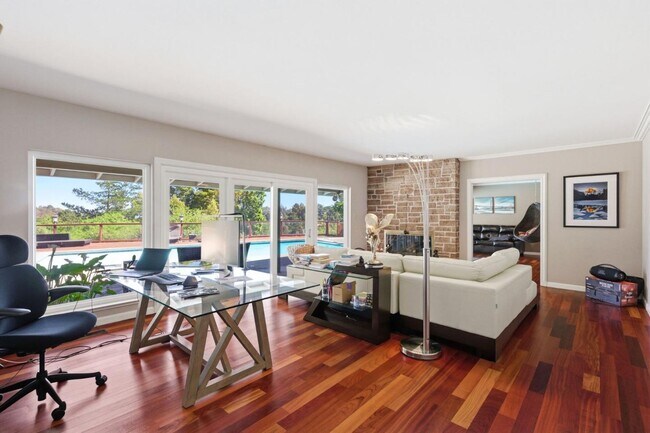 Building Photo - 25 Warmwood Way