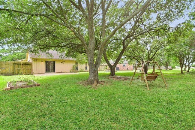 Building Photo - 3607 Cedar Gardens Dr