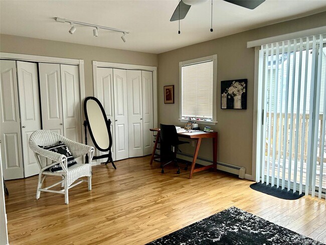 Building Photo - 259 Lincoln Blvd