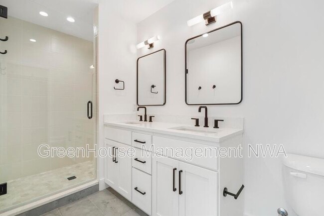 Building Photo - 627 SW C St