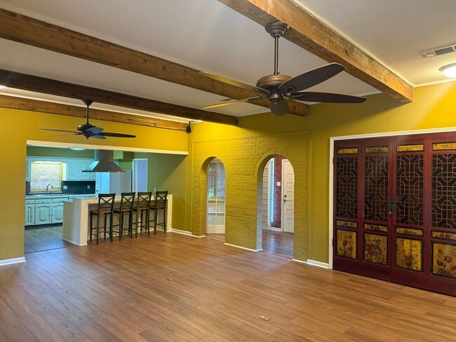 Building Photo - Rental Available Now in Lake Sherwood Acres!