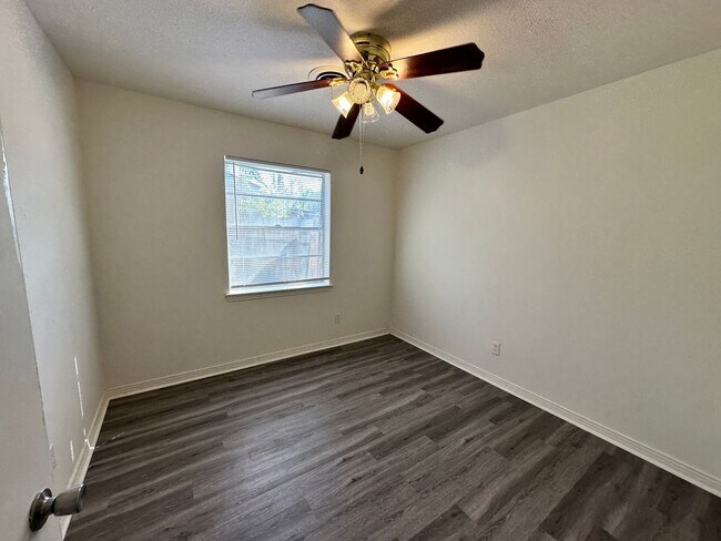 Building Photo - Conveniently located home in Greenville Texas!