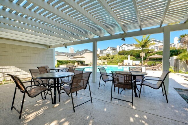 Building Photo - Furnished 2 bedroom in Carlsbad-Close to Beach