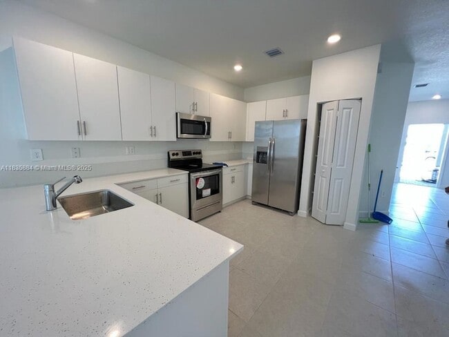 Building Photo - 13378 SW 286th St