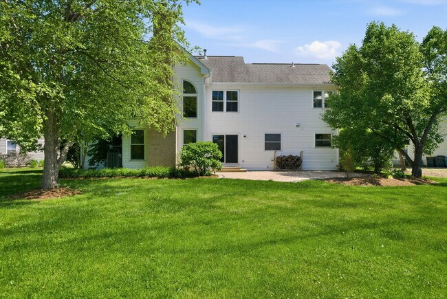 Building Photo - Spacious 4-Bedroom Home with Finished Basement and Modern Upgrades in Grayslake