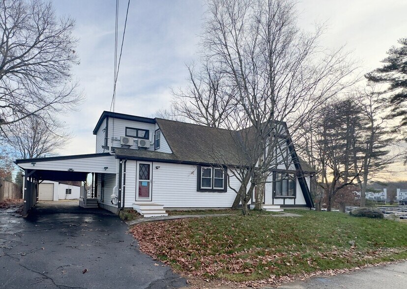 Building Photo - 2 A Cedar Dr