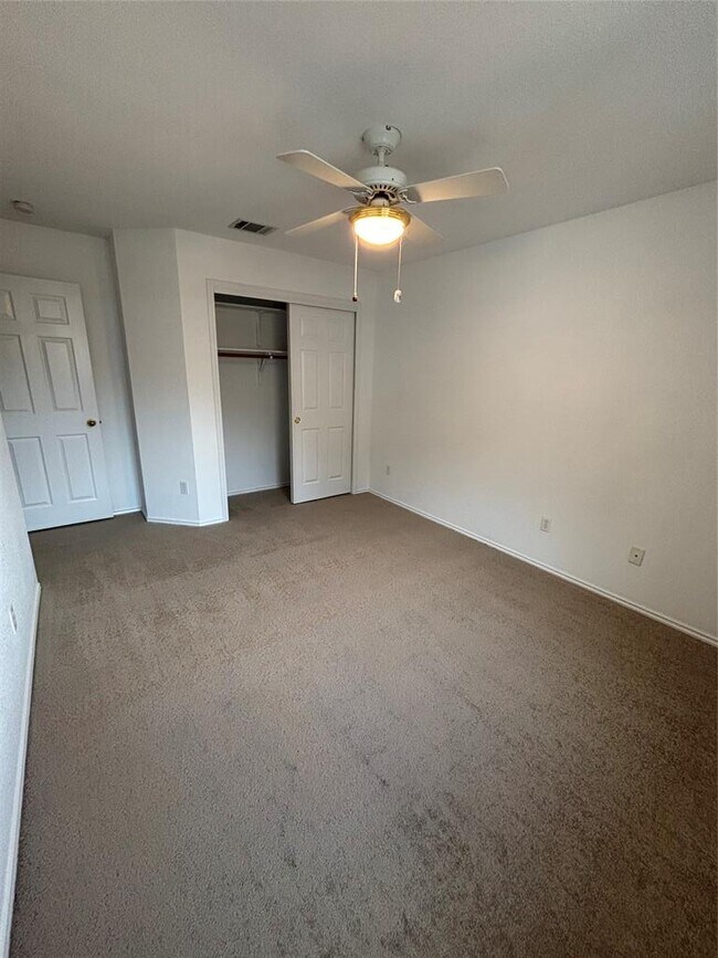 Building Photo - 1300 Leah Ln