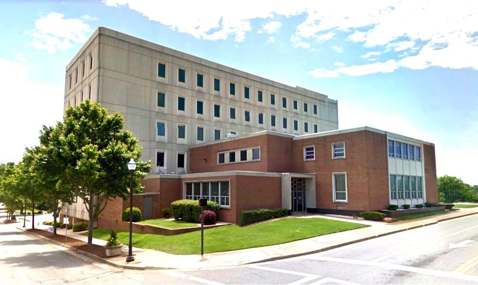 Building Photo - ONE Ellsworth