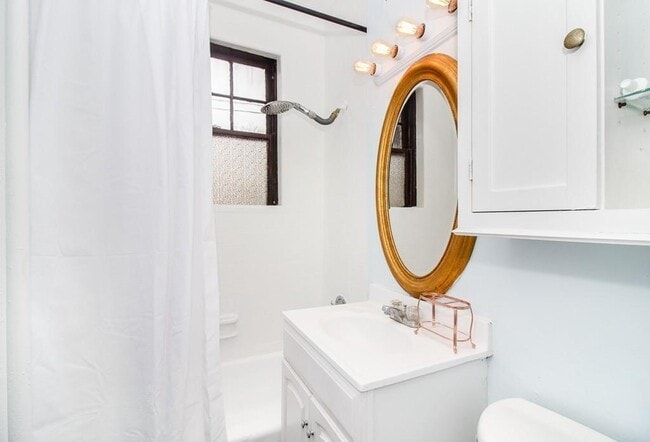 Building Photo - 25 Mt Hood Rd