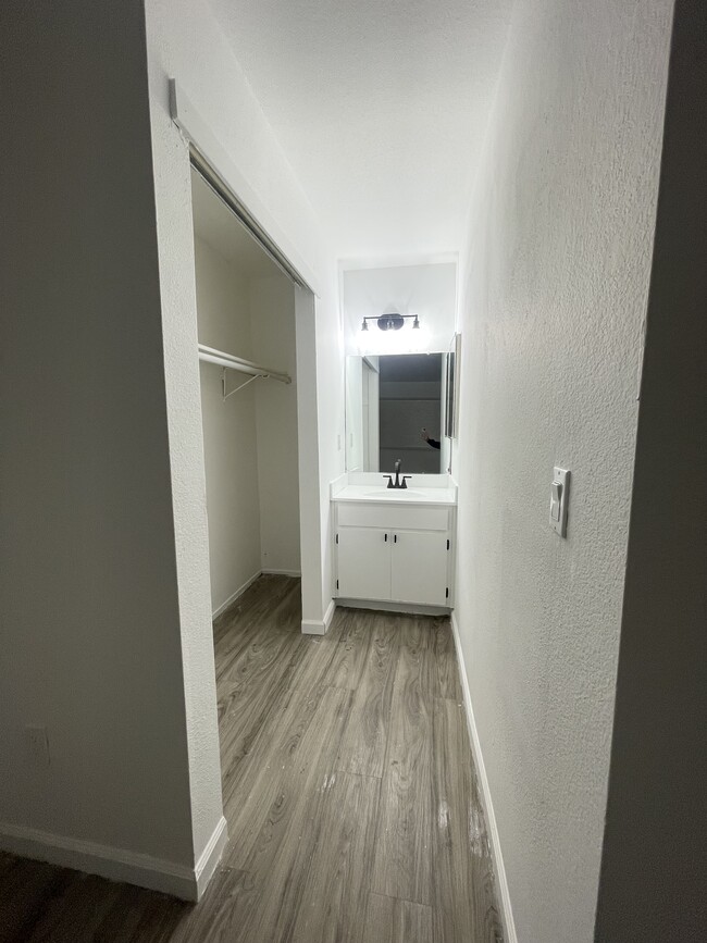 Bedroom #2 closet & vanity area - 2712 Taft St