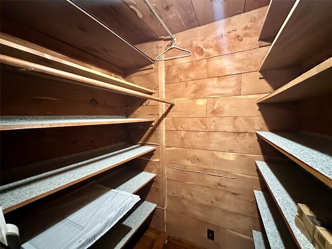 Building Photo - 2810 N Houston Dr