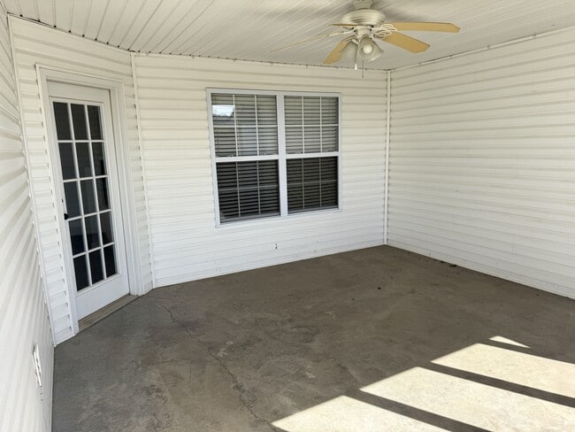 Building Photo - 5264 Blue Star Dr