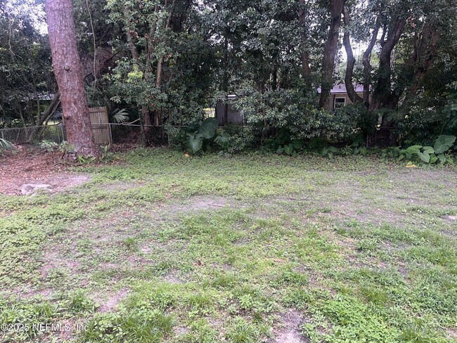 Building Photo - 6060 Mizzell Dr