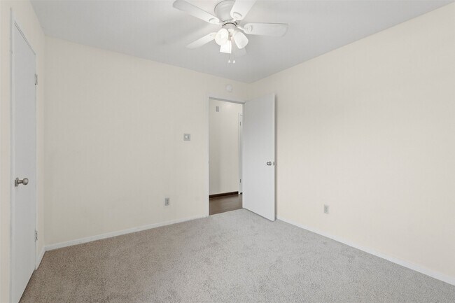 Building Photo - 1418 Crawley Ct