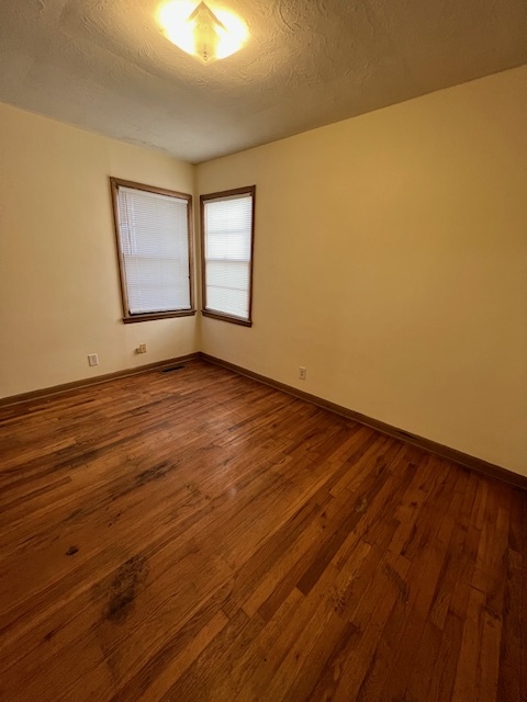 Bedroom - 1935 S Wedgewood Ave