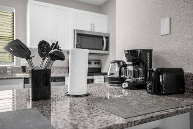 Building Photo - 13915 Heritage Club Dr