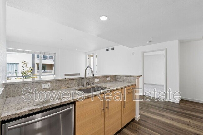 Building Photo - 1655 N California Blvd