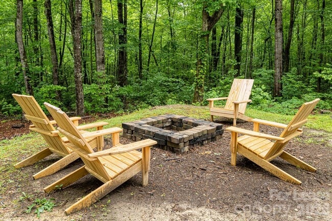 Building Photo - 260 Allison Hill Rd