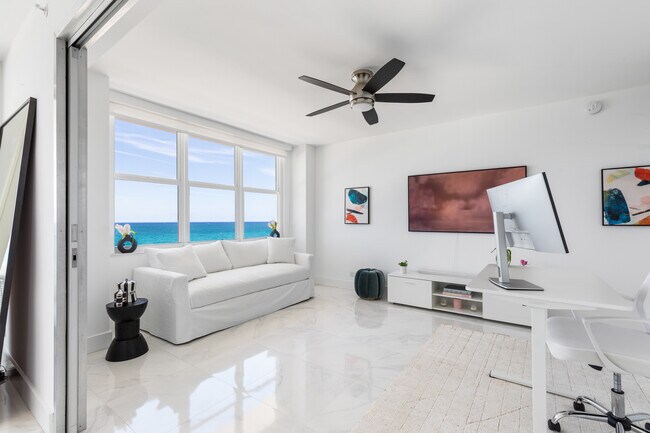 Building Photo - 5601 Collins Ave