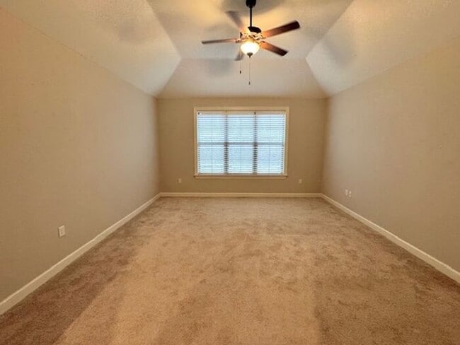 Building Photo - Coming Soon! Available mid-December. Large 5BR 4 bath Executive Home in a great neighborhood!