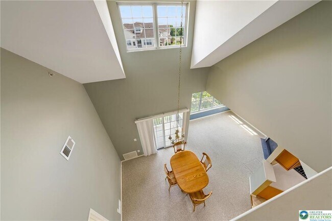 Building Photo - 917 Eden Terrace