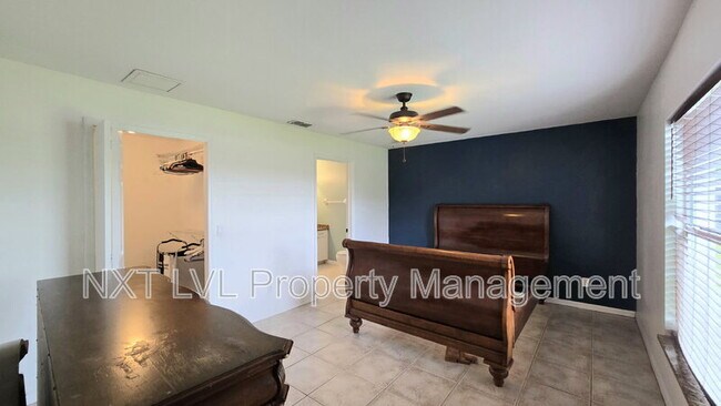 Building Photo - 1231 NW 22nd Ave