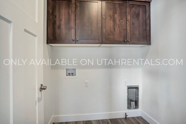 Building Photo - 1692 Aspen Loop