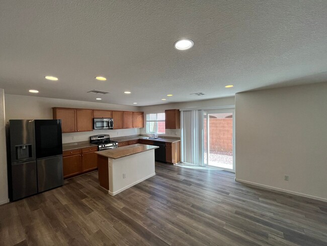 Building Photo - Rooftop Views and 3bed house for rent
