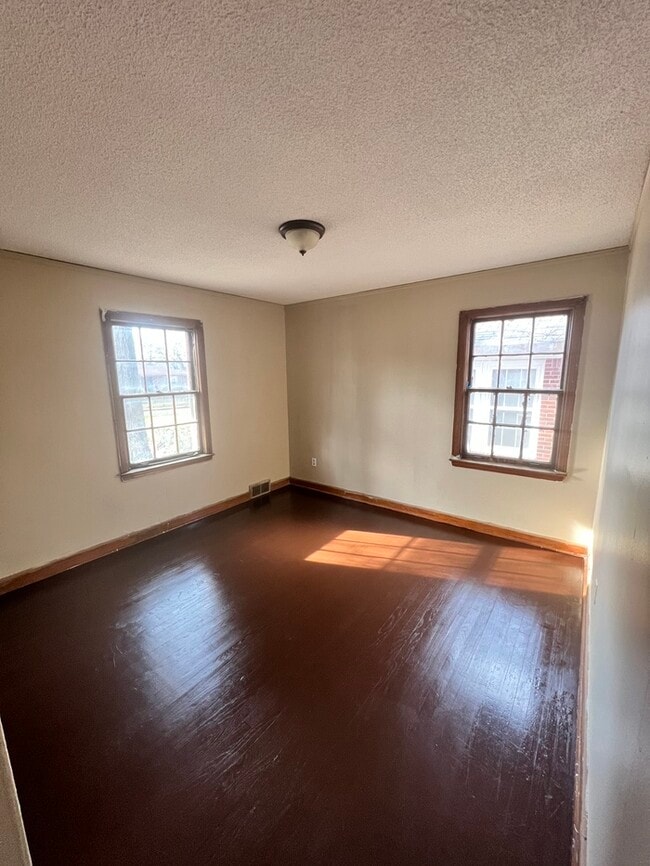 Building Photo - Great Home For Rent