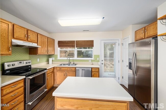 Building Photo - 3617 Hamilton Mill Dr