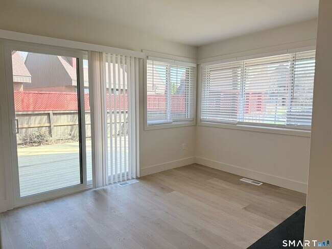 Building Photo - 108 Montoya Dr