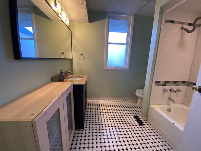 Building Photo - Now showing, Updated 3BR 2 Full Bath house...
