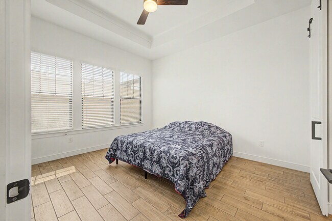 Building Photo - 4412 N 203rd Dr