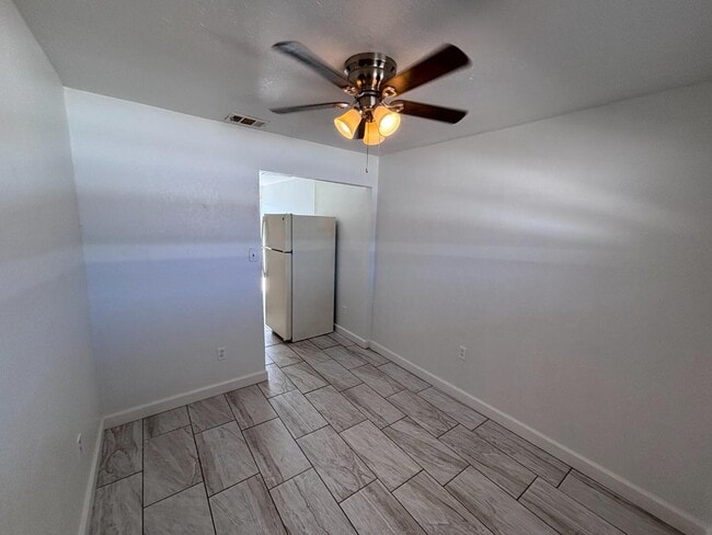 Building Photo - 2139 Washington St NE