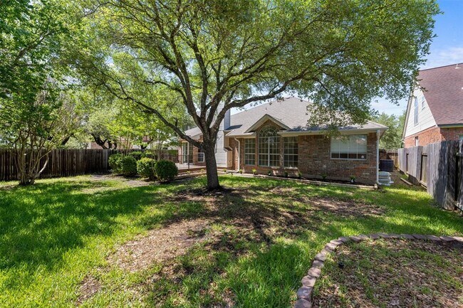 Building Photo - 11032 Crossland Dr