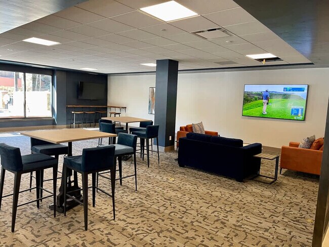 Building Photo - 535 South Park Avenue