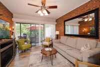 Building Photo - 2806 Suncrest Rd