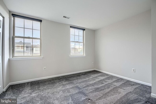 Building Photo - 8 Katurah Ln