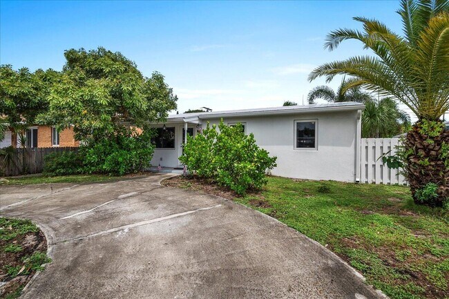 Building Photo - 727 Bunker Rd